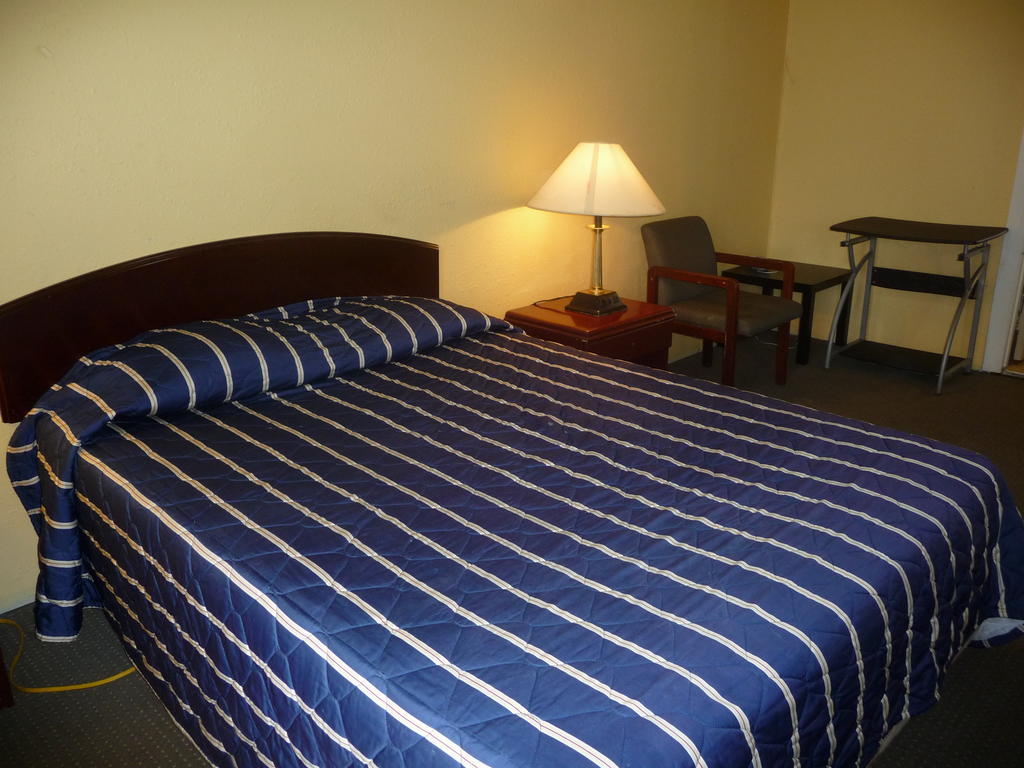 Intercity Motel Burnaby Room photo