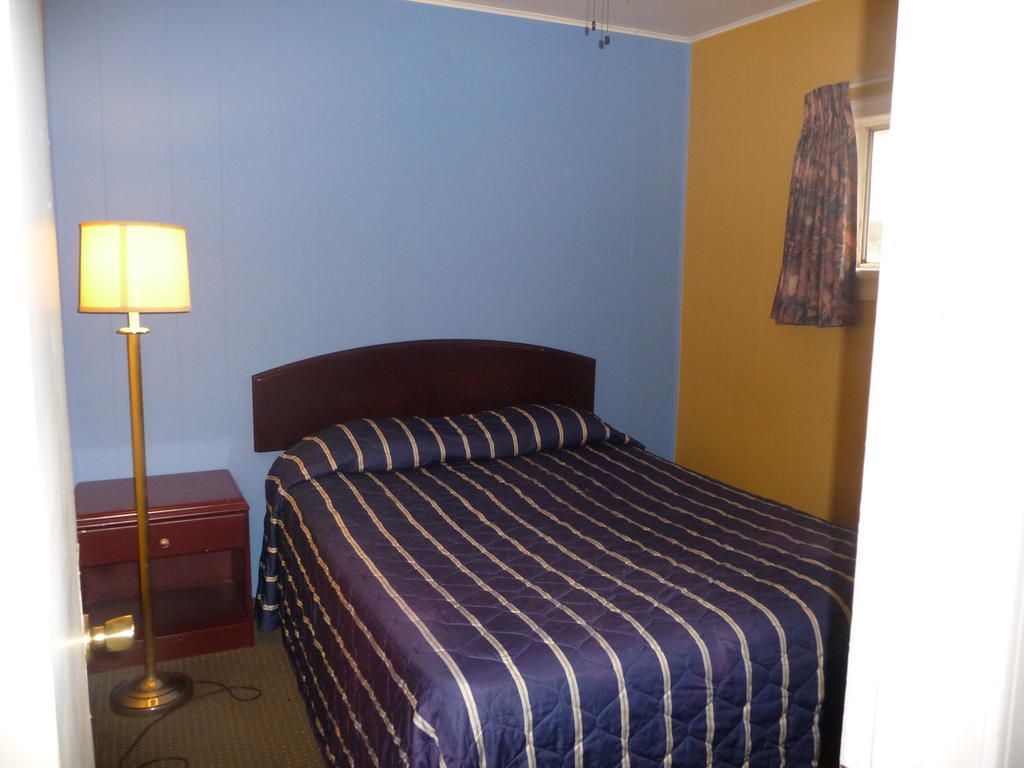 Intercity Motel Burnaby Room photo