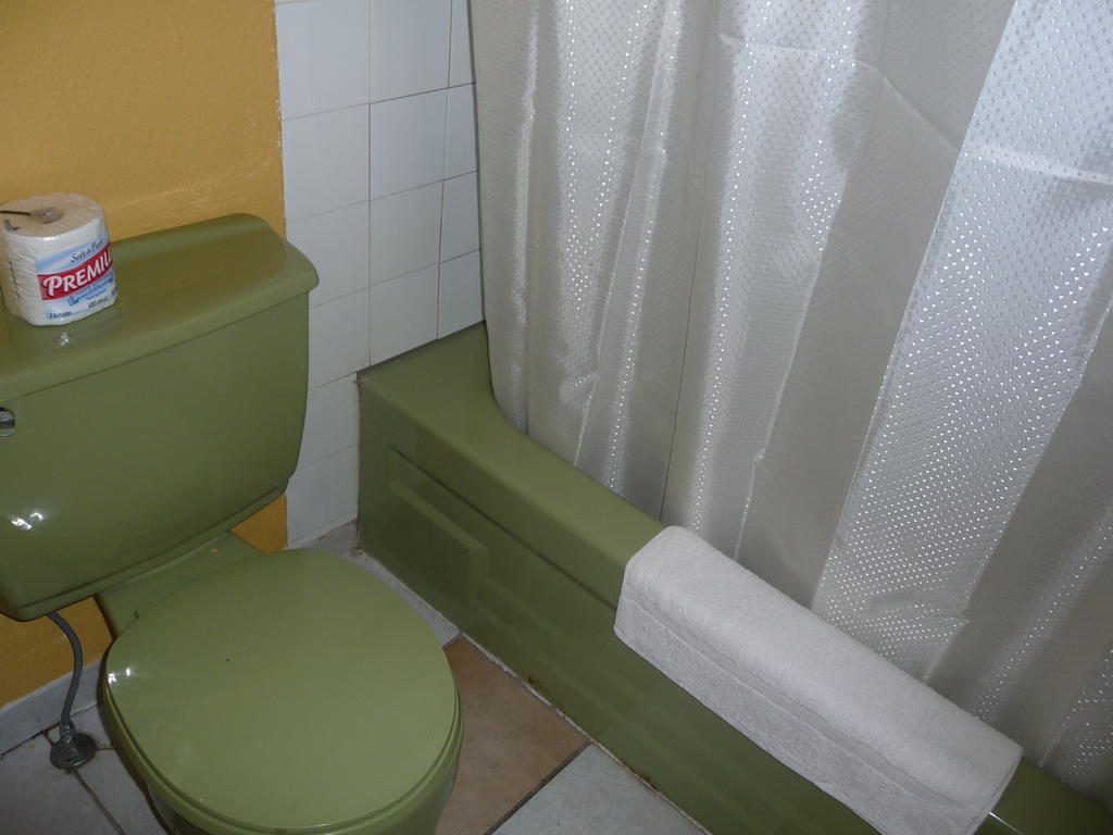 Intercity Motel Burnaby Room photo