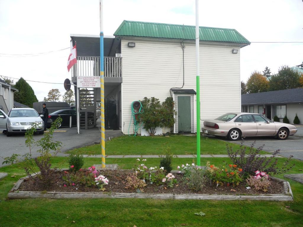 Intercity Motel Burnaby Exterior photo